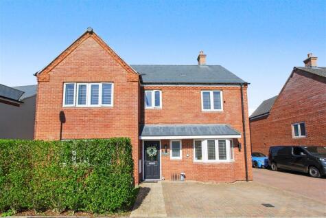 Buttercup Close, Raunds, Wellingborough