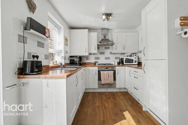 3 bed Semi-Detached for sale Image 12
