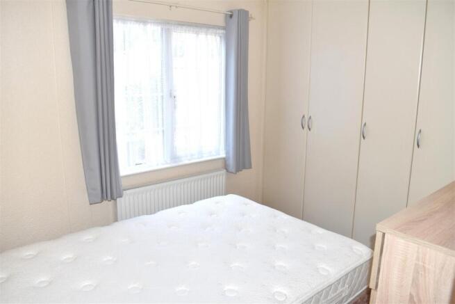 2 bed Park Home for sale Image 11