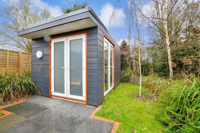 Workshop/Outbuildings