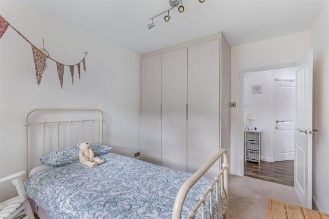 2 bed Apartment for sale Image 12