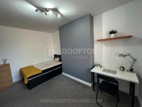 4 bed House Share to rent Image 10