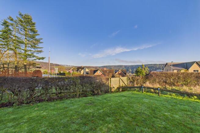 CAM04201G0-PR0122-STILL002