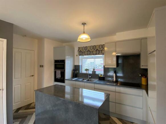 Kitchen/Dining Room