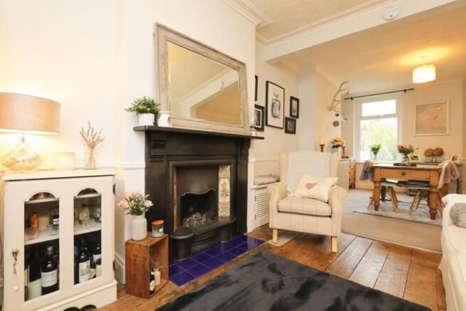 Lounge/Dining Room