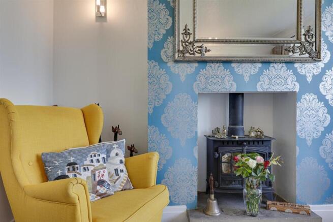 4 bed Semi-Detached for sale Image 4