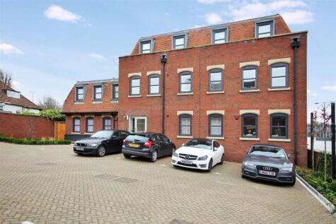 Pembroke Court, Thompsons Close, Harpenden, AL5