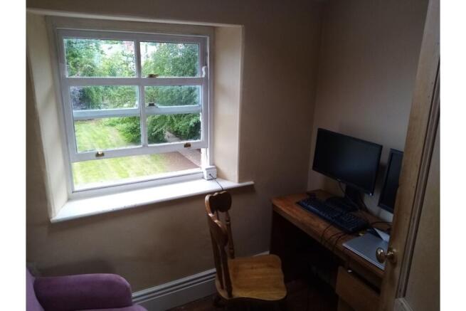 4 bed Detached for sale Image 12
