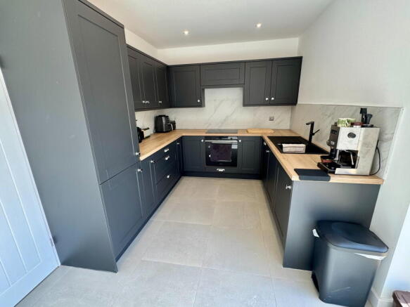 3 bed Semi-Detached for sale Image 8