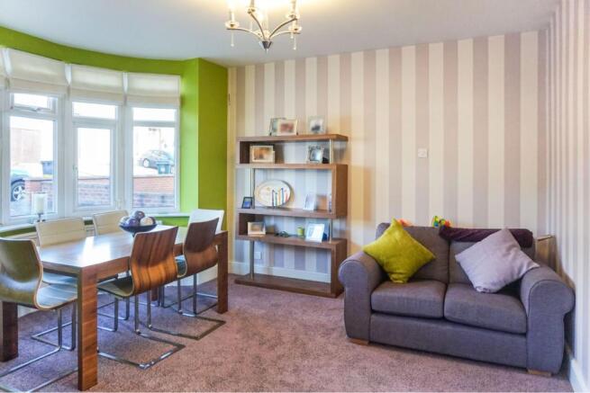 Lounge/Dining Room