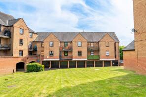 43, Fitzwalter Place, Dunmow CM6 1HB
