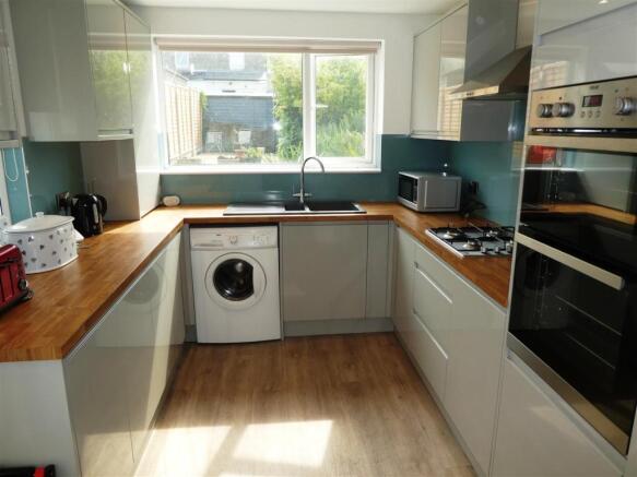 kitchen pic1.JPG