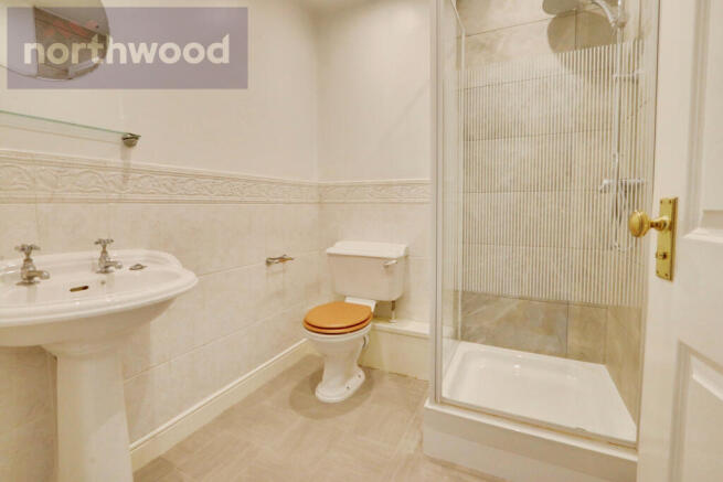 3 bed Terraced to rent Image 9