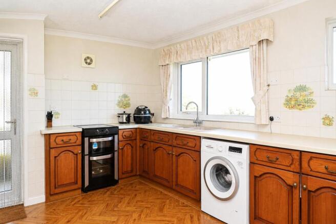 Kitchen2.jpg