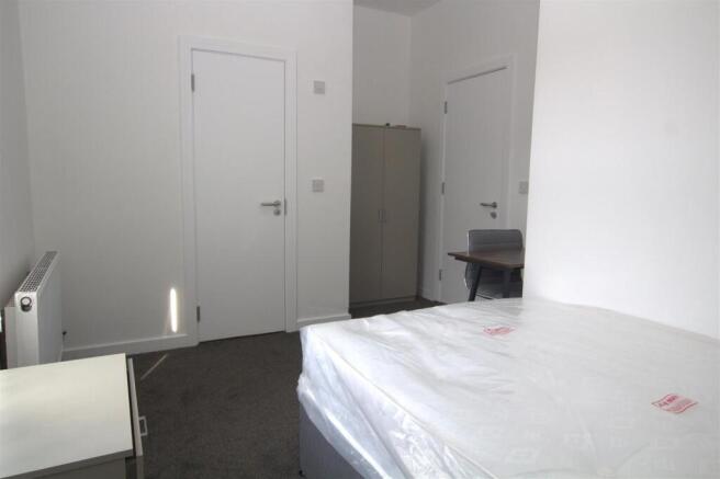 4 bed End of Terrace to rent Image 5