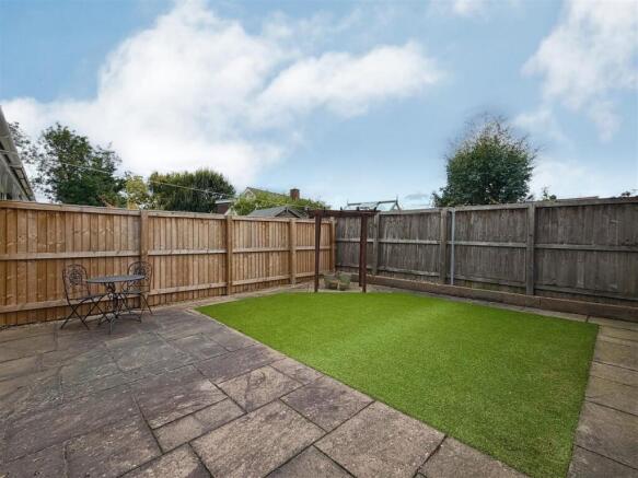 2 bed Semi-Detached Bungalow for sale Image 9