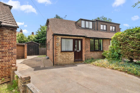 Chobham Close, Ottershaw, Surrey, KT16