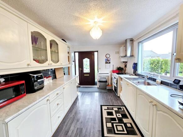 2 bed Semi-Detached Bungalow for sale Image 4