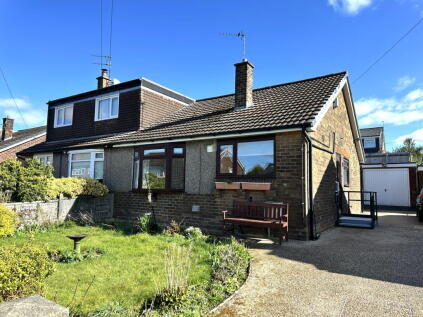 6 Helston Drive, Royton, Oldham, OL2 6JS