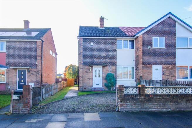 2-bed terraced on Elizabeth Drive, Castleford, £145,000