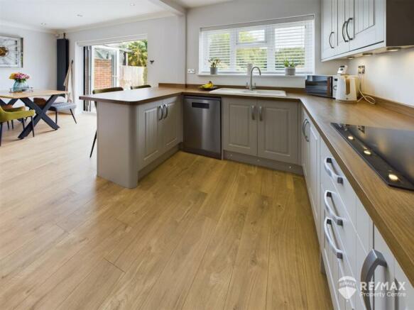 Kitchen (3).jpg