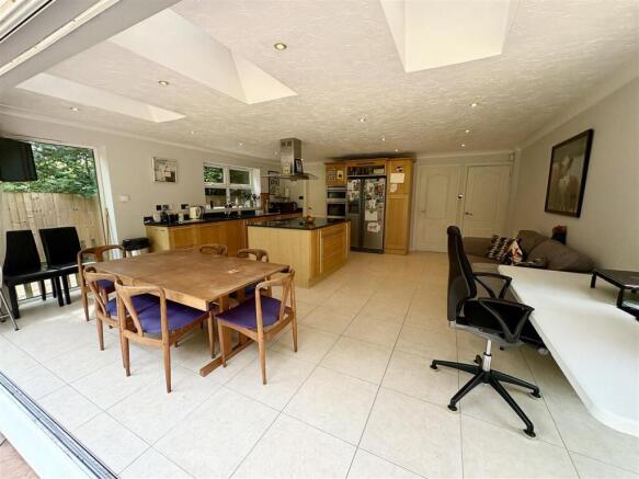 3. kitchen from garden2.jpg