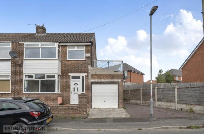3 bed Semi-Detached for sale in oldham