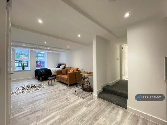 Bedroom/Living Area