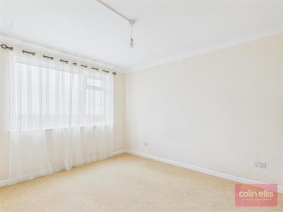 2 bed Ground Flat for sale Image 8
