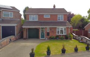 36, Abney Crescent, Measham DE12 7HH