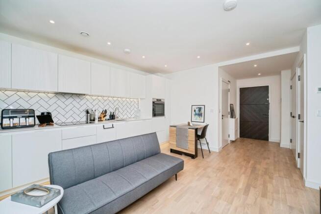 1 Cedrus Avenue, Southall, UB1 photo 4