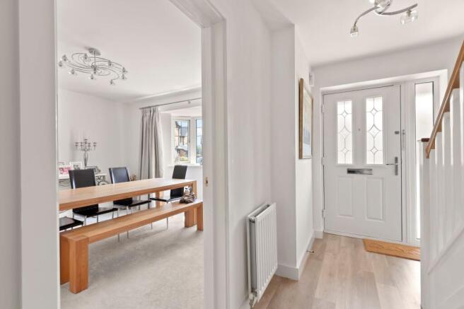 5 bed Detached for sale Image 7