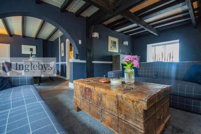 4 bed House for sale Image 9