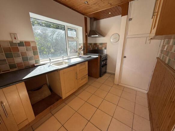 2 bed Maisonette to rent Image 4