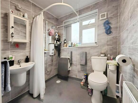 3 bed Semi-Detached for sale Image 11