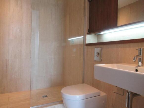 2 bed Apartment to rent Image 10