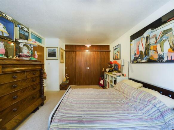 CAM01926G0-PR0081-STILL018.jpg