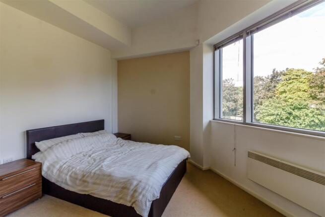 8398016-interior09.jpg