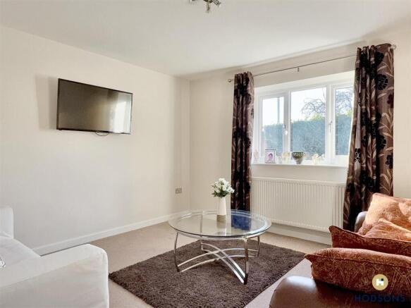 4 bed Detached for sale Image 9