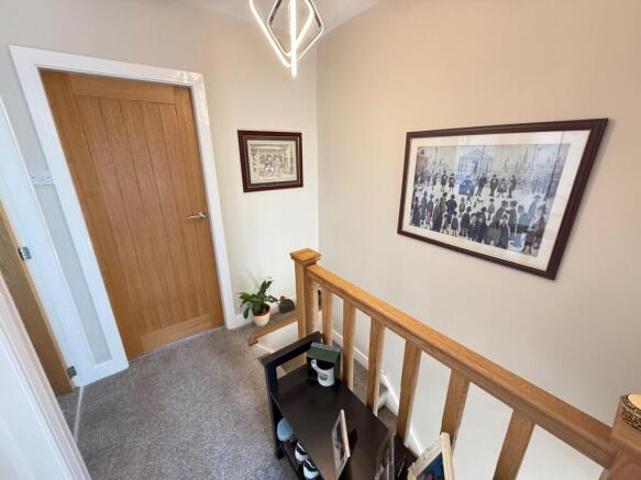 3 bed Town House for sale Image 9
