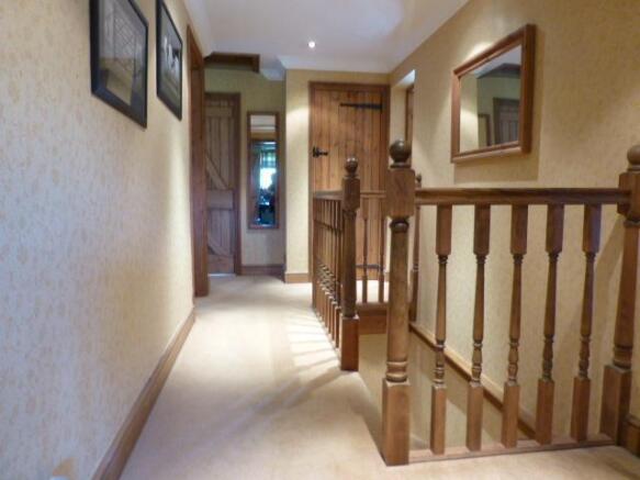 FIRST FLOOR LANDING