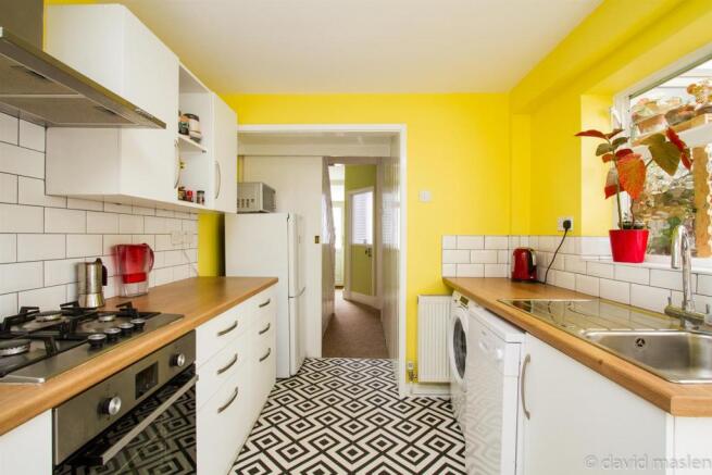 kitchen (2).jpg