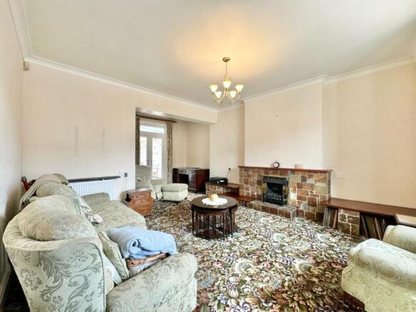 5 bed Detached for sale Image 6