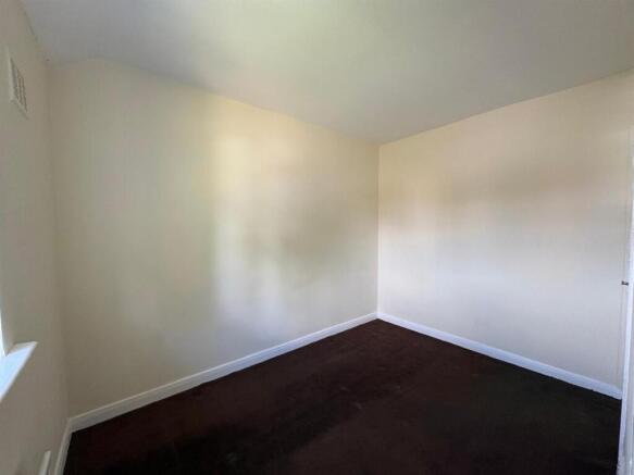 3 bed Terraced for sale Image 8