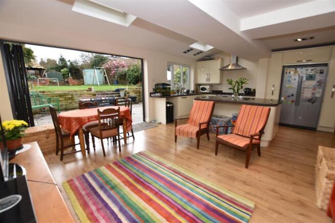LIVING DINING KITCHEN