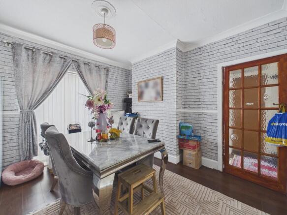 3 bed Semi-Detached for sale Image 8