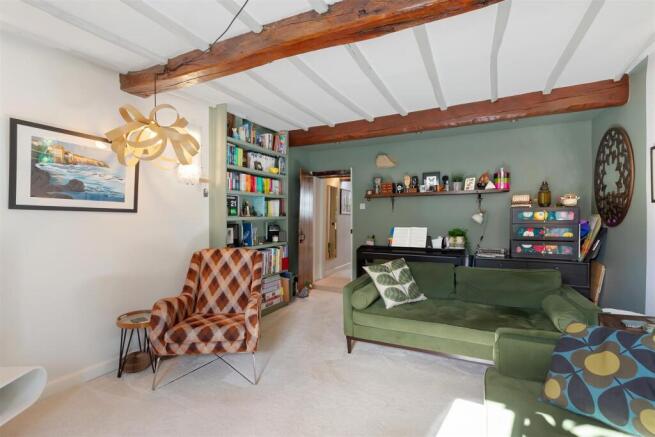 Living Room 2.jpg