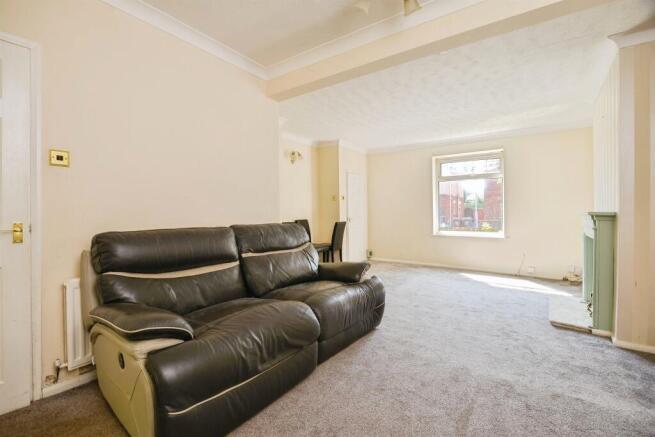 3 bed Semi-Detached for sale Image 4