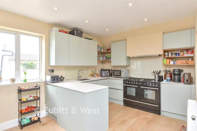 Kitchen/ Dining Area