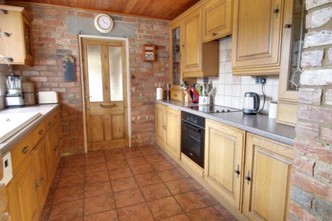 kitchen 1.jpg